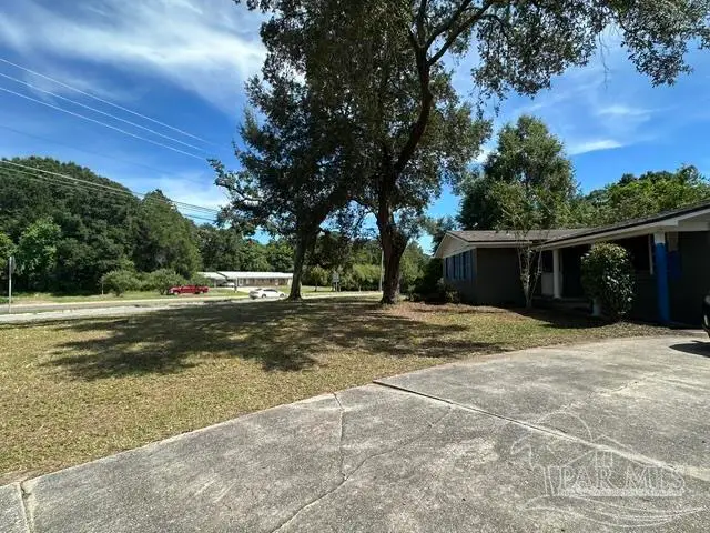 6383 Sunnyside Dr, Milton, FL 32583 - #2