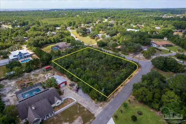 9425 Bone Bluff Dr, Navarre, FL 32566