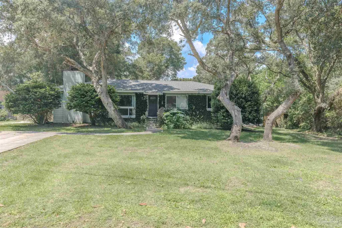 4 Cadiz St, Gulf Breeze, FL 32561 - #1