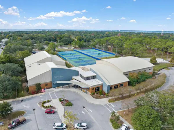 4 Cadiz St, Gulf Breeze, FL 32561