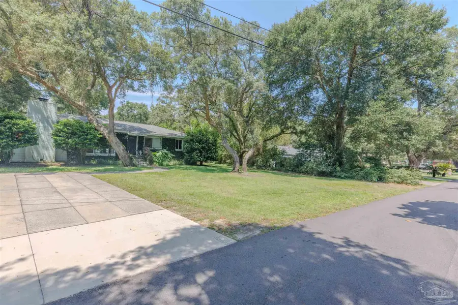 4 Cadiz St, Gulf Breeze, FL 32561 - #3