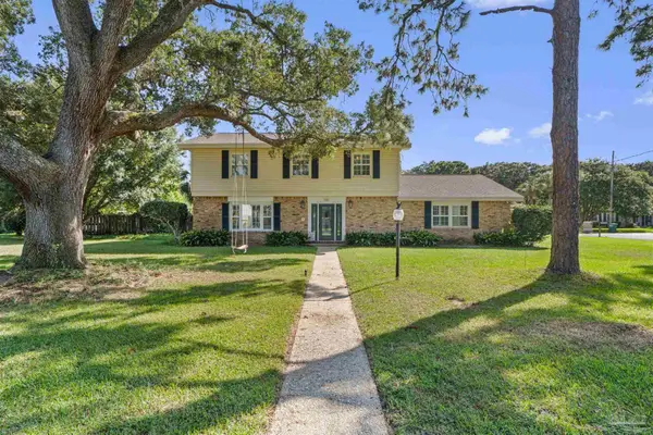 822 Bay Cliffs Rd, Gulf Breeze, FL 32561