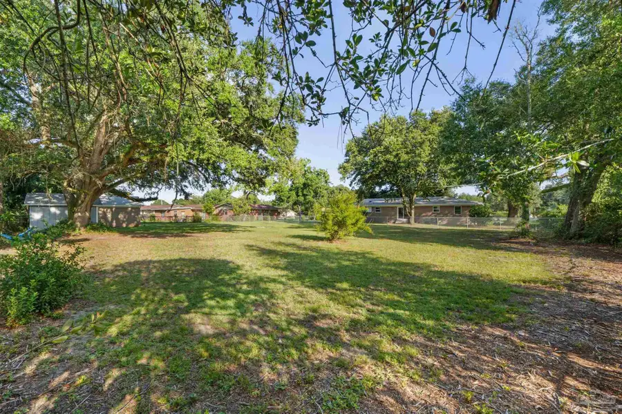 6114 Confederate Dr, Pensacola, FL 32503 - #2