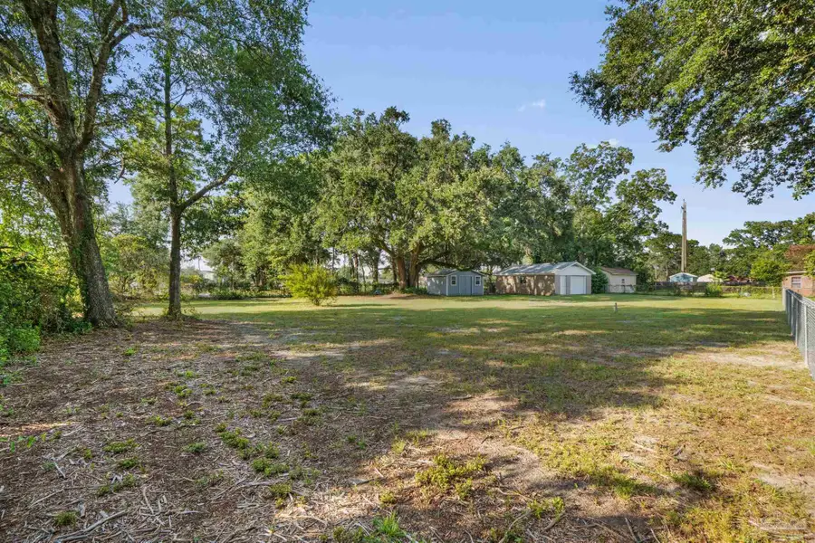 6114 Confederate Dr, Pensacola, FL 32503 - #3