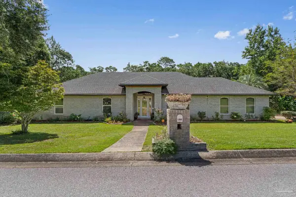 1500 Colwyn Dr, Cantonment, FL 32533