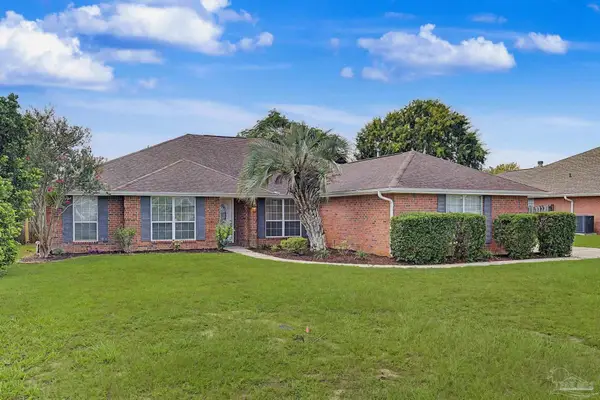 6041 Firefly Dr, Pensacola, FL 32507