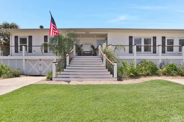 933 Coronado Dr, Gulf Breeze, FL 32563