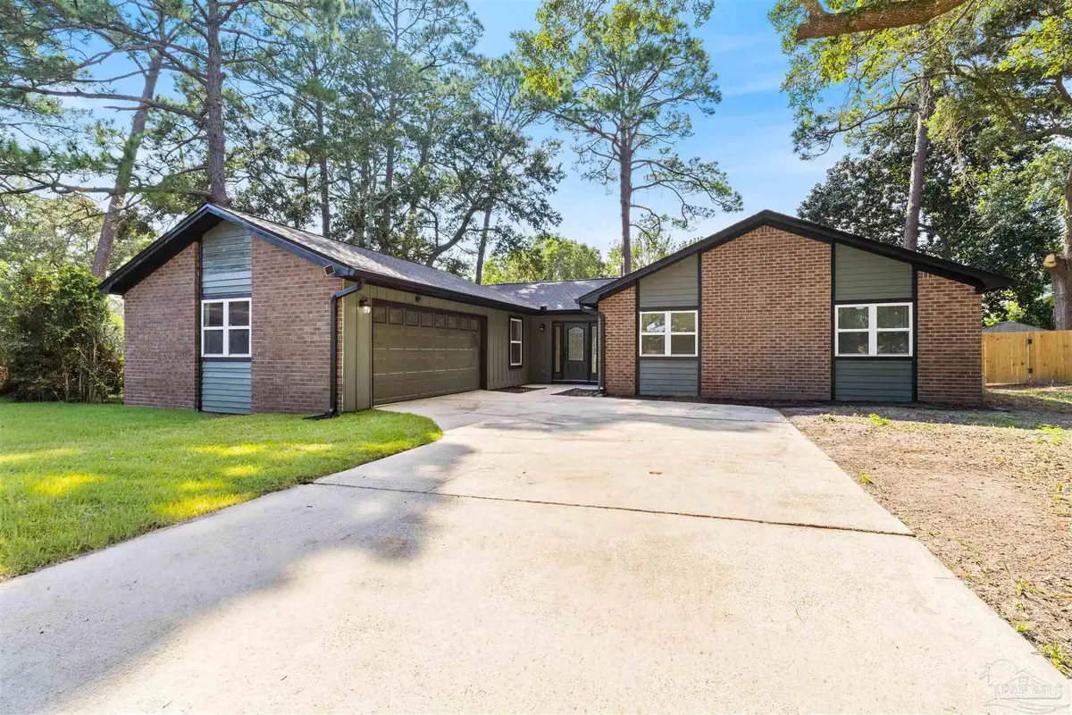 7855 Bay Meadows Dr, Pensacola, FL 32507 - #1