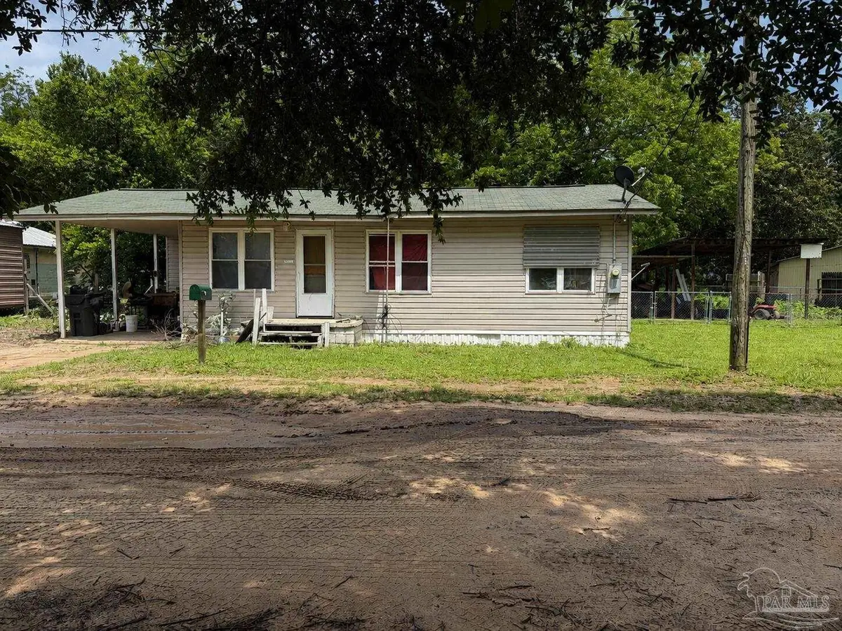 5582 East St, Milton, FL 32570 - #1