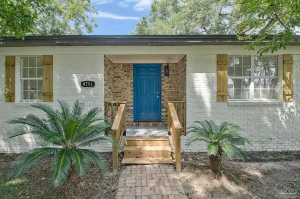 4751 W Spencer Field Rd, Pace, FL 32571