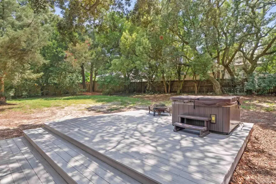 121 Gilmore Dr, Gulf Breeze, FL 32561 - #2