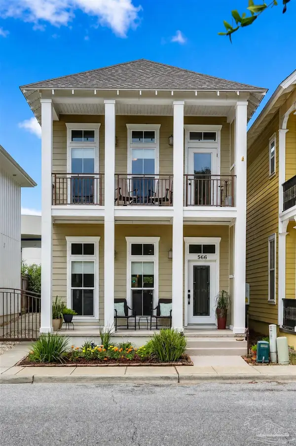 566 Santos St, Pensacola, FL 32502