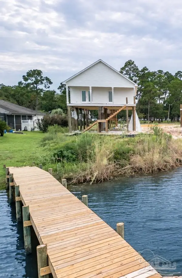 7782 Petersen Pt Rd, Milton, FL 32583
