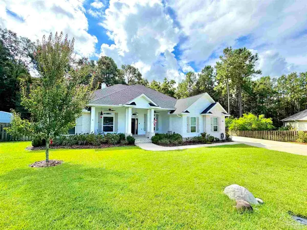 5886 Augustine Dr, Pace, FL 32571