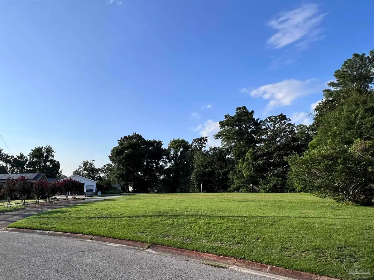 240 Munro Rd, Pensacola, FL 32503 - #1
