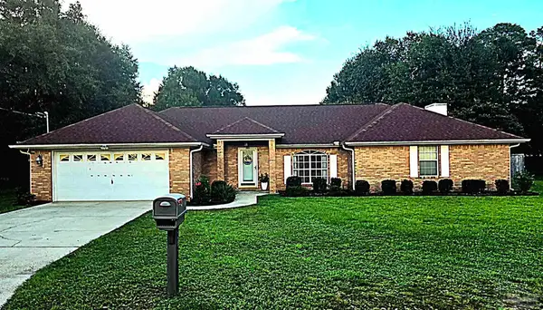 6056 Antelope St, Milton, FL 32570