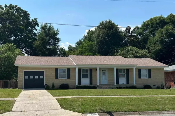 5565 Leesway Blvd, Pensacola, FL 32504