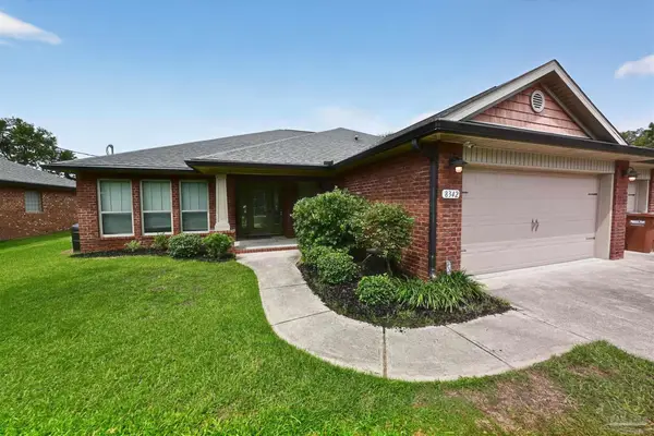 8342 Randall Dr, Navarre, FL 32566