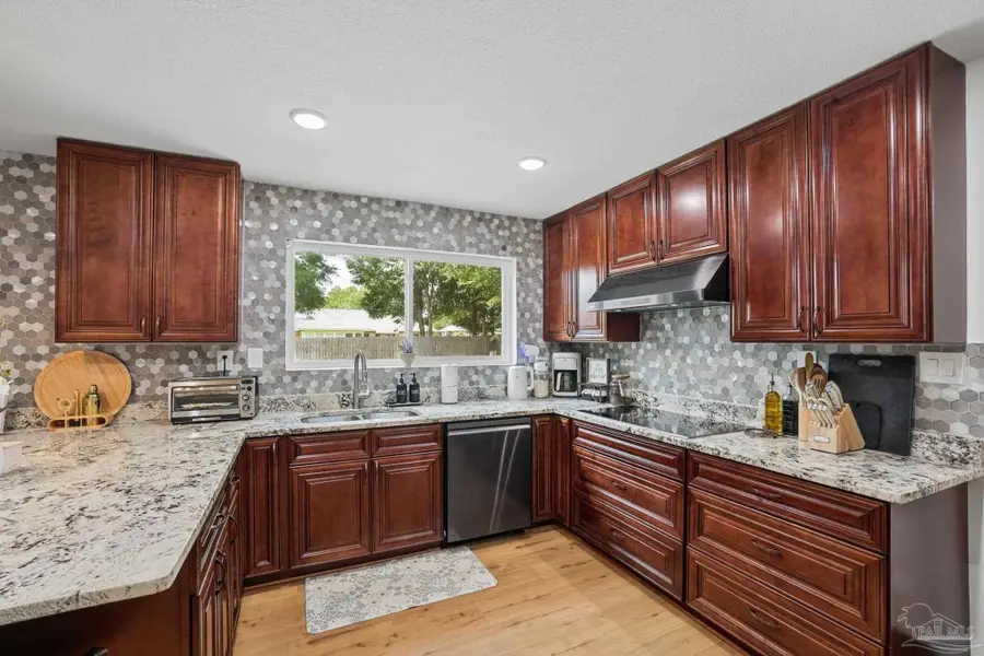 121 Lovett Pl, Pensacola, FL 32506 - #2