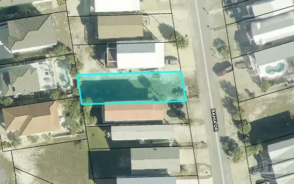 1419 Bahia Dr, Navarre, FL 32566