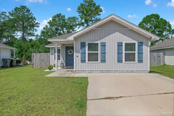 2509 Sutton Place Dr, Cantonment, FL 32533