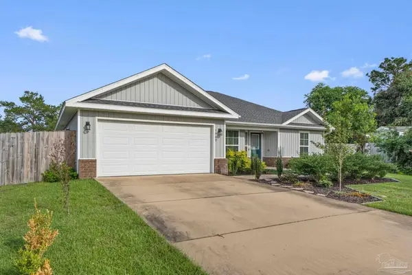 1962 Pentagon St, Gulf Breeze, FL 32563