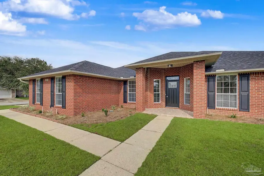 2216 Blue Lake Dr, Pensacola, FL 32506 - #2