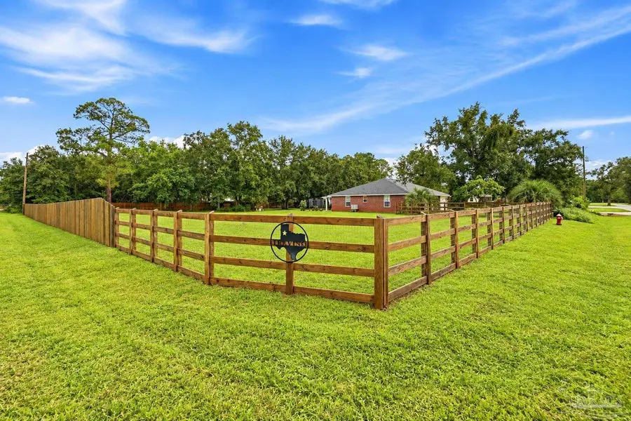 708 Mike Gibson Ln, Milton, FL 32583 - #2