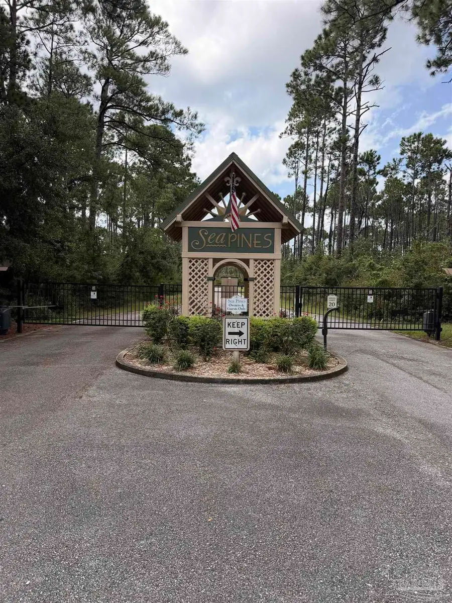 6337 Oyster Bay Ct, Milton, FL 32571 - #2