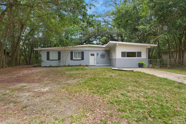 4525 Versailles Dr, Pensacola, FL 32505