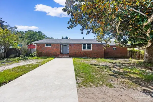 1695 Beechwood Dr, Gulf Breeze, FL 32563