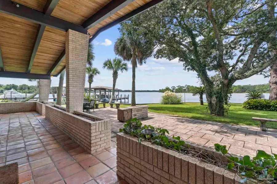 427 Vancouver St, Pensacola, FL 32507 - #2