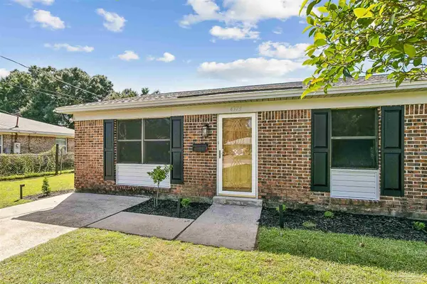 4373 Pine Villa Cir, Pace, FL 32571
