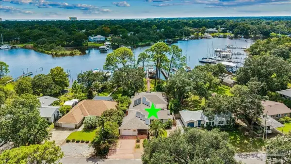 201 Edgewater Dr, Pensacola, FL 32507