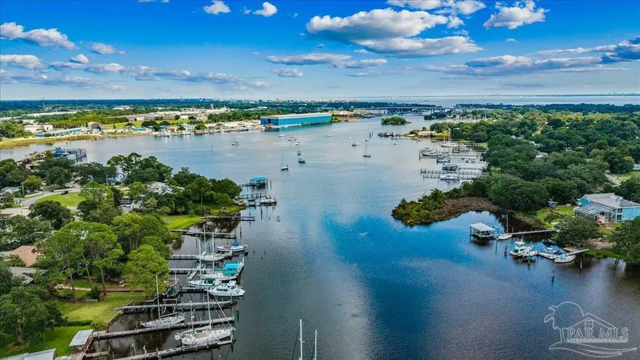 201 Edgewater Dr, Pensacola, FL 32507 - #3