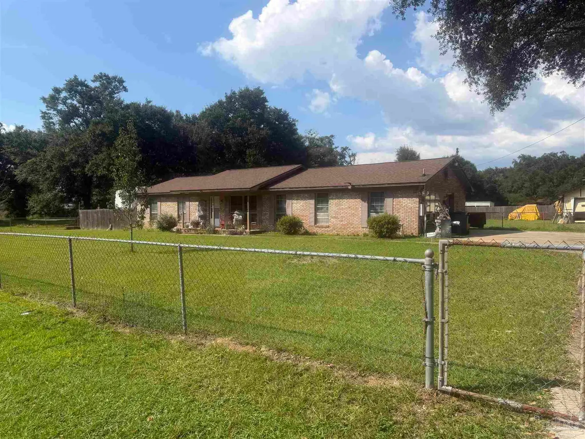 224 Caroline St, Pensacola, FL 32534 - #1