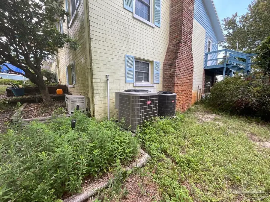 11005 Manatee Dr, Pensacola, FL 32507 - #2