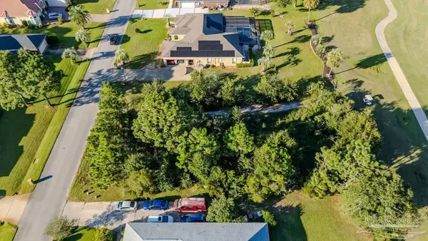 2600 Masters Blvd, Navarre, FL 32566