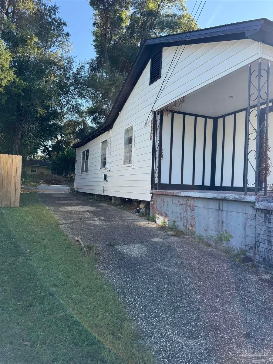 1111 W Lloyd St, Pensacola, FL 32501 - #2
