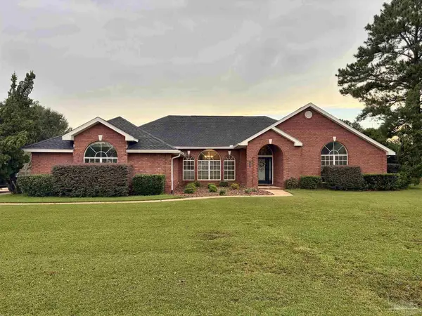 5637 Firestone Dr, Pace, FL 32571