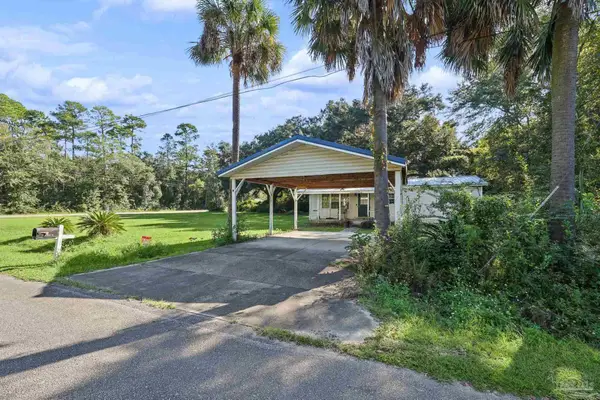 3188 Damon Dr, Milton, FL 32583