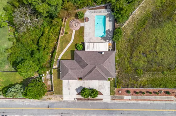 1570 Woodlawn Way, Gulf Breeze, FL 32563