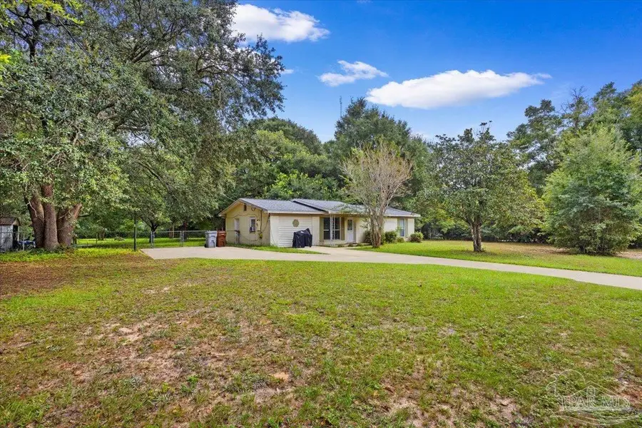 5180 Parkway Dr, Milton, FL 32570 - #2