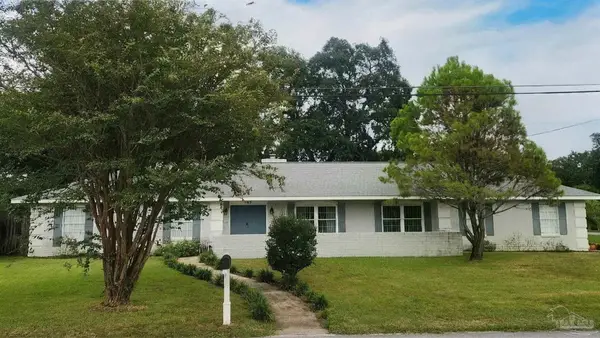 405 Poinciana Dr, Gulf Breeze, FL 32561