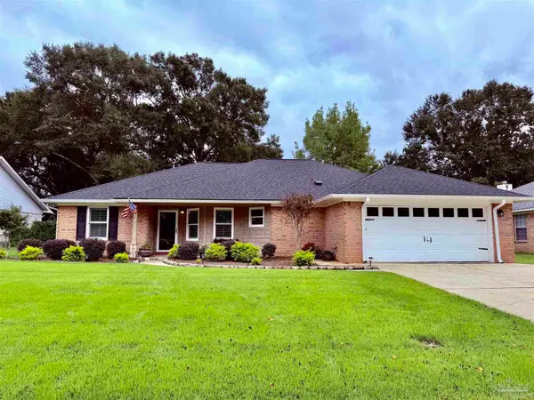 2516 Southern Oaks Dr, Cantonment, FL 32533