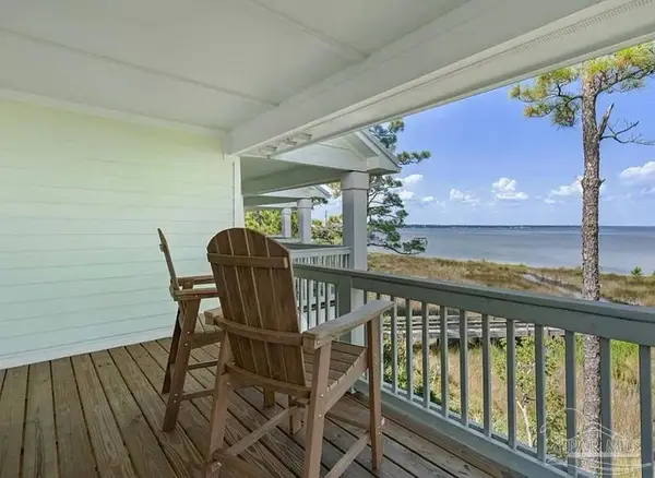 16104 Innerarity Pt Rd, Pensacola, FL 32507