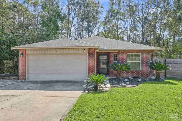 1344 Longbranch Dr, Cantonment, FL 32533