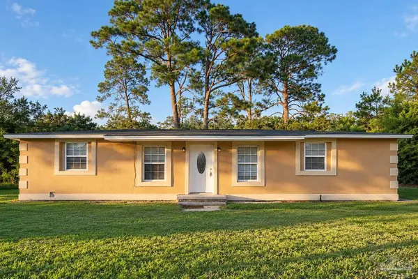 3200 Bayou Dr, Pensacola, FL 32505