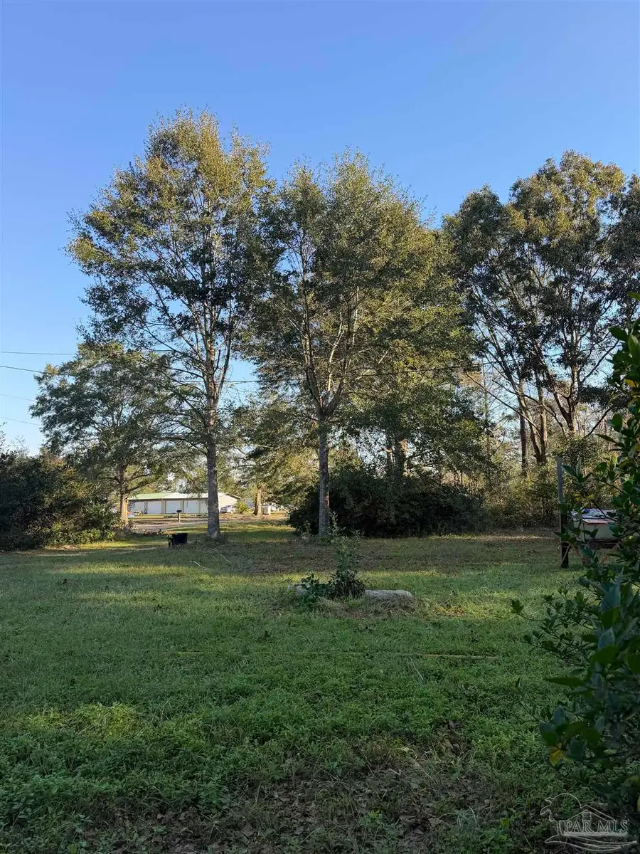 1012 Fleming Bridge Rd, Milton, FL 32570 - #2