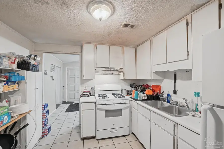 68 NE Carson Dr, Fort Walton Beach, FL 32548 - #3